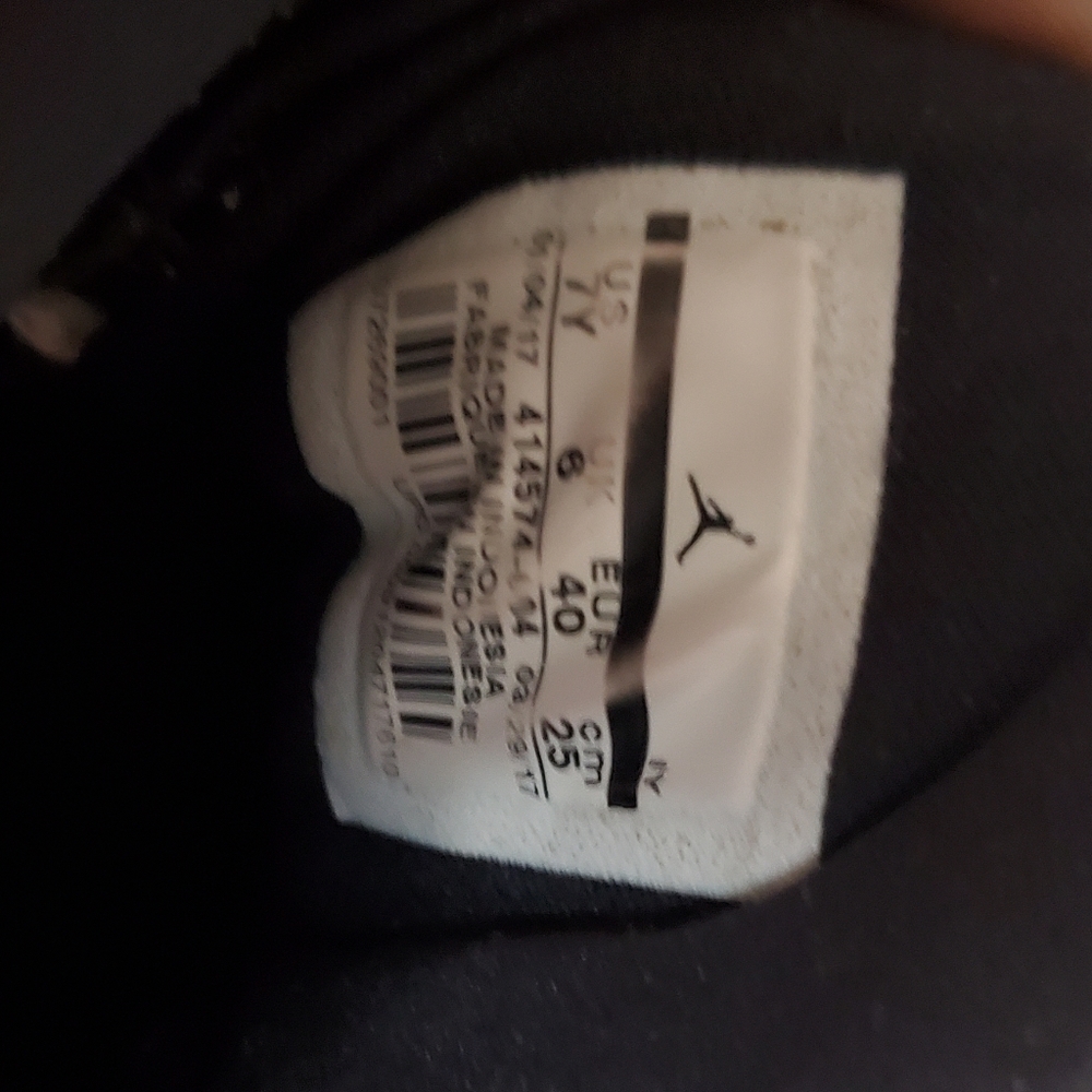 AIR JORDAN Retro 13 - Picture 6 of 10